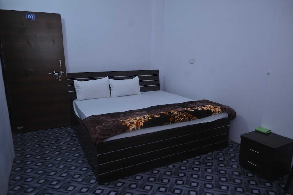 SPOT ON Hotel Blue Rain, Vikas Nagar Lucknow, Lucknow