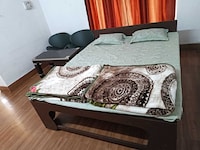 SPOT ON The Highway Courtyard