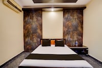 SPOT ON The Highway Courtyard