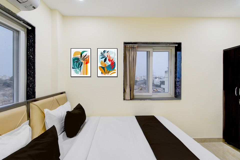 SPOT ON Hotel Aura, Madhapur, Hyderabad