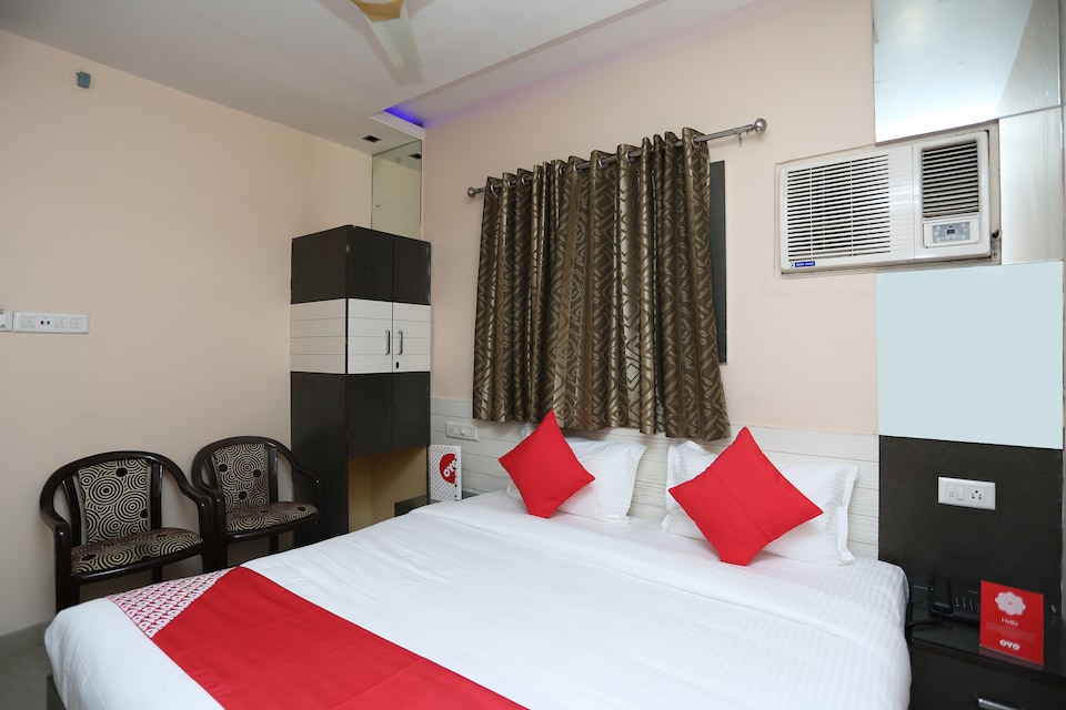 OYO Hotel City Palace, Station Road - Raipur, रायपुर