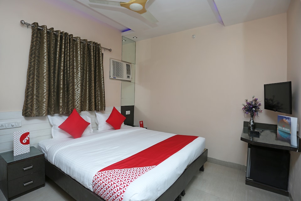 OYO Hotel City Palace, Station Road - Raipur, रायपुर
