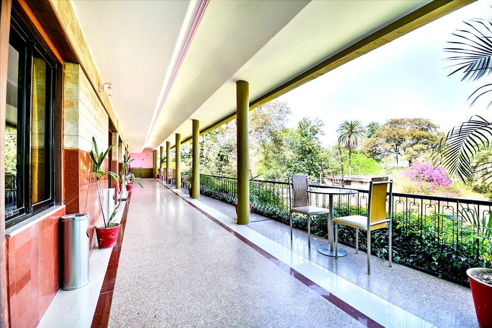 OYO Aradhana, Mount Abu, Mount-Abu