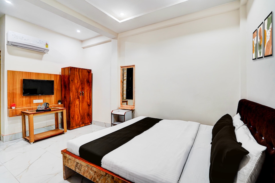 Super Hotel O Kardameshwar Mahadev Temple Varanasi Formerly Pheonix Rooms, Lanka, Varanasi