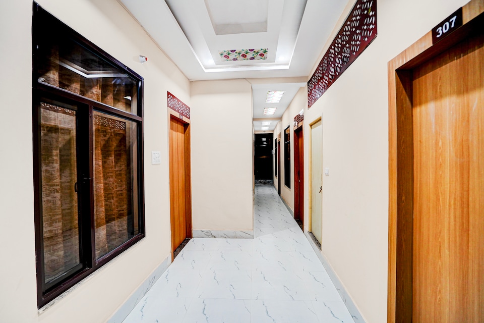 Hotel O Kardameshwar Mahadev Temple Varanasi Formerly Pheonix Rooms, Lanka, Varanasi