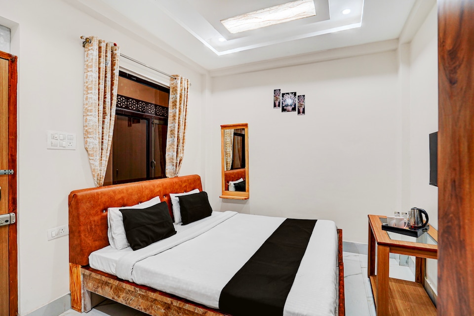 Super Hotel O Kardameshwar Mahadev Temple Varanasi Formerly Pheonix Rooms, Lanka, Varanasi