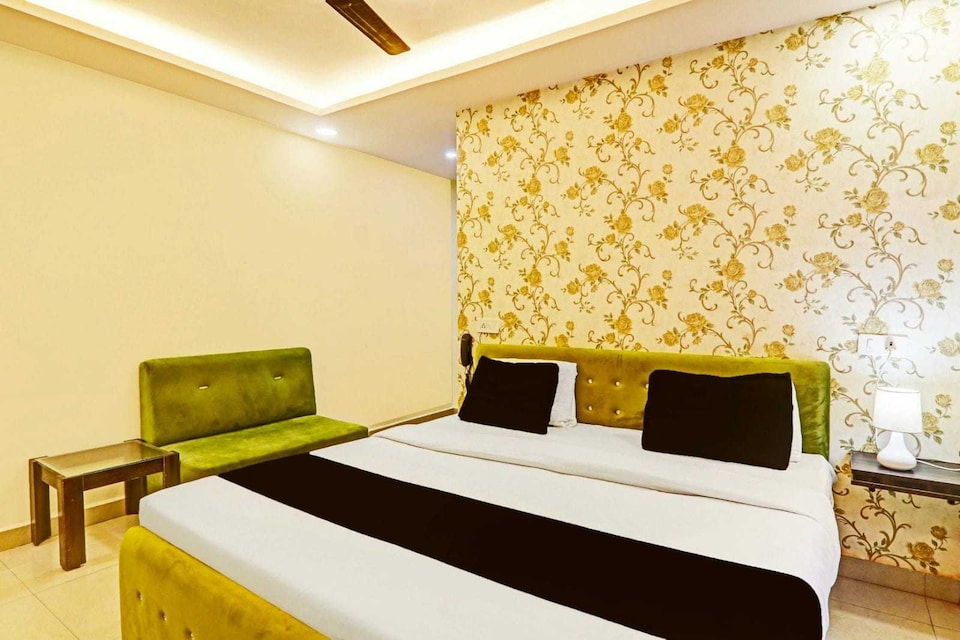 Hotel O Kardameshwar Mahadev Temple Varanasi Formerly Pheonix Rooms, Lanka, Varanasi