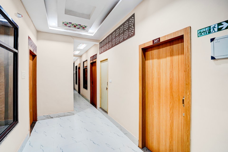 Hotel O Kardameshwar Mahadev Temple Varanasi Formerly Pheonix Rooms, Lanka, Varanasi