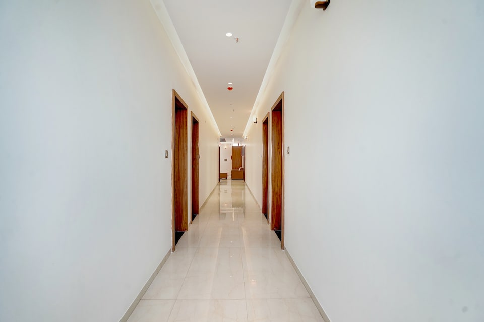 Super Townhouse Oak T. Narasipura Road Formerly Hotel Nishara, Mysore Outer, Mysore