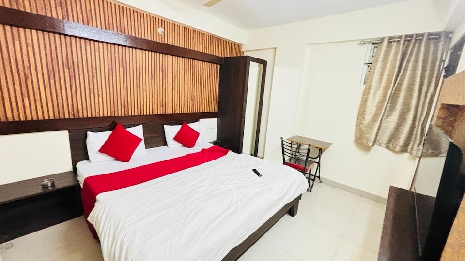 Collection O Meghdoot Garden Formerly Hotel Shree Krishna Avenue, Vijay Nagar Indore, Indore