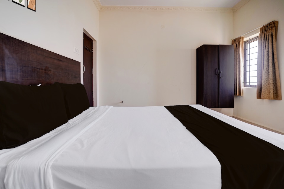 Collection O Sunset Point PB Road Dharwad Formerly Crystal Resort, Dharwad, Hubli-Dharwad