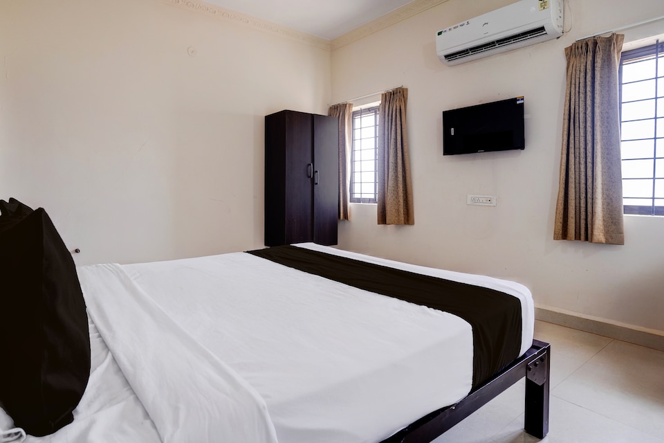 Collection O Sunset Point PB Road Dharwad Formerly Crystal Resort, Dharwad, Hubli-Dharwad