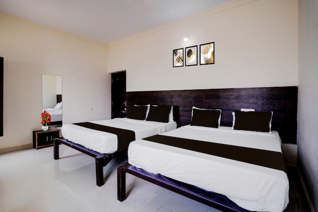 Super Collection O Sunset Point PB Road Dharwad Formerly Crystal Resort
