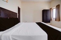 Super Collection O Sunset Point PB Road Dharwad Formerly Crystal Resort