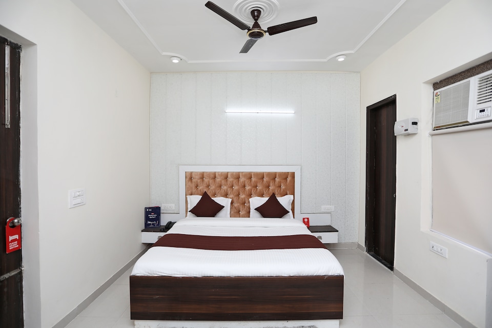 OYO Amber Inn Near Omaxe Celebration Mall, Medanta, Gurgaon