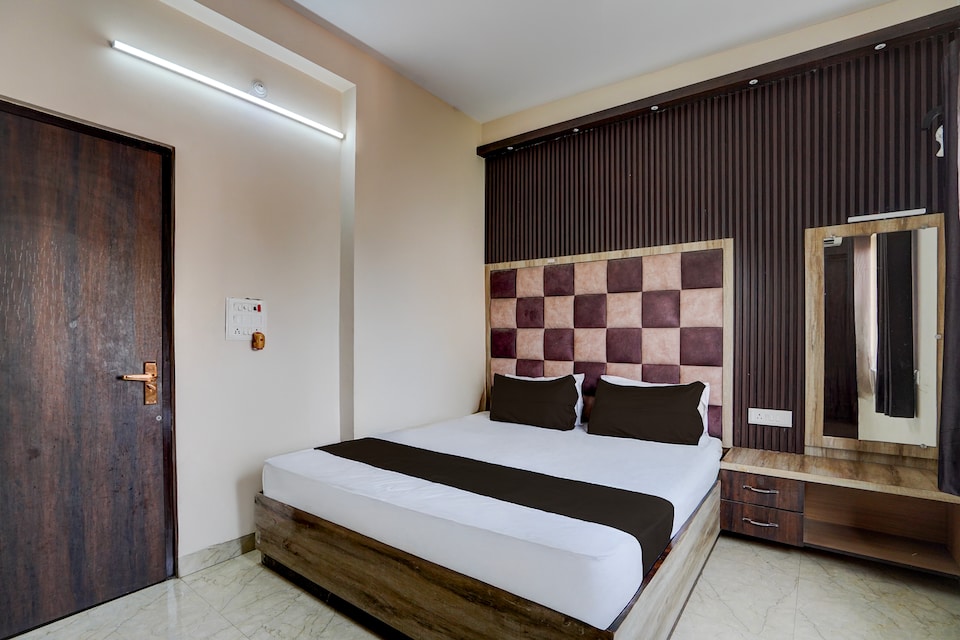  Hotel O Dev Vanshi Palace, Sigra, Varanasi