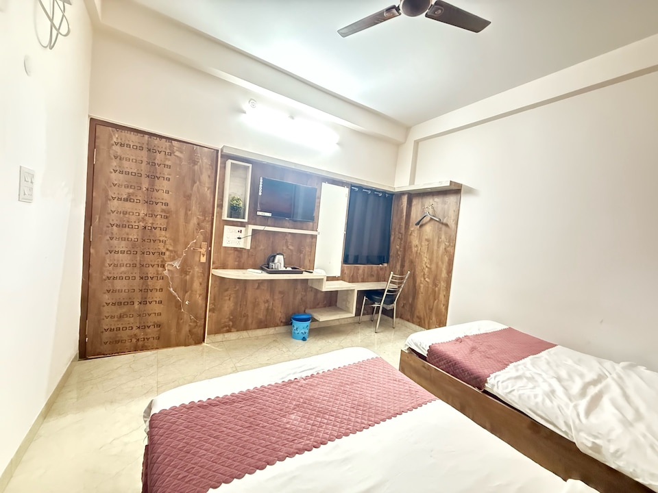 Hotel O Devanshi Palace , Sigra, Varanasi