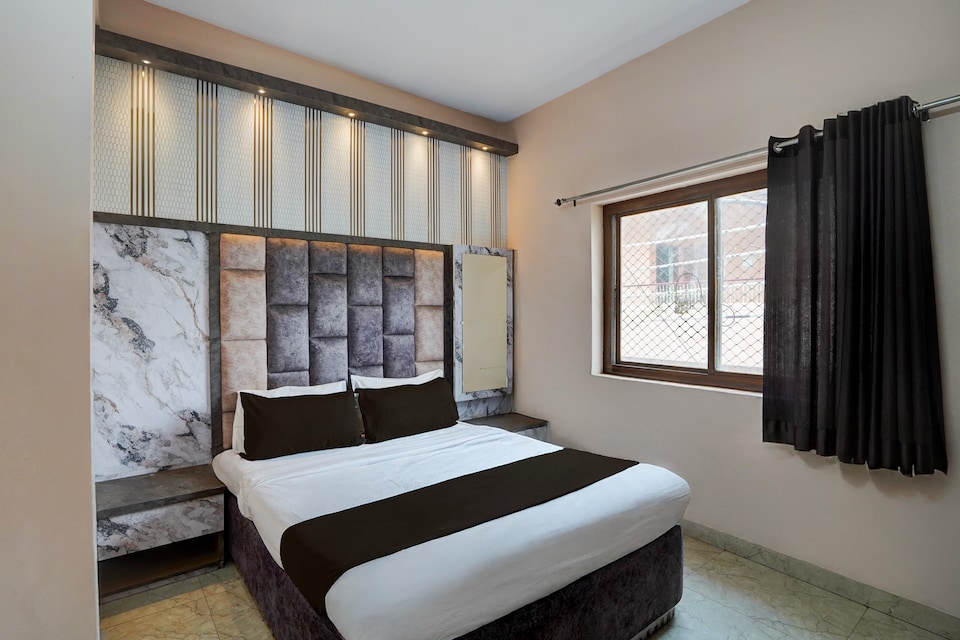 Hotel O Devanshi Palace, Sigra, Varanasi