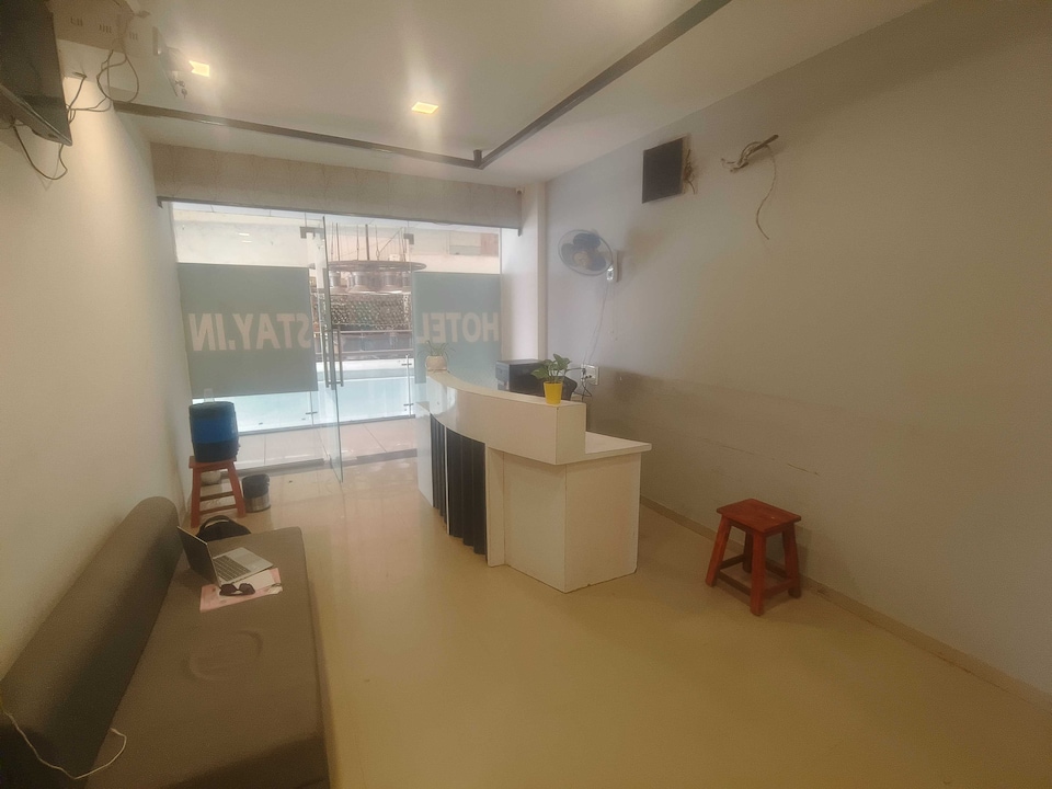  Hotel O Stay In , Jetalpur Road Vadodara, Vadodara