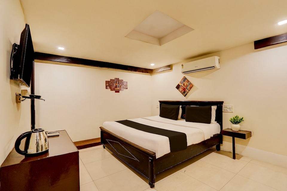 Hotel O Benz Circle Vijaywada Formerly Akshaya Pride, MG Road Vijayawada, Vijayawada