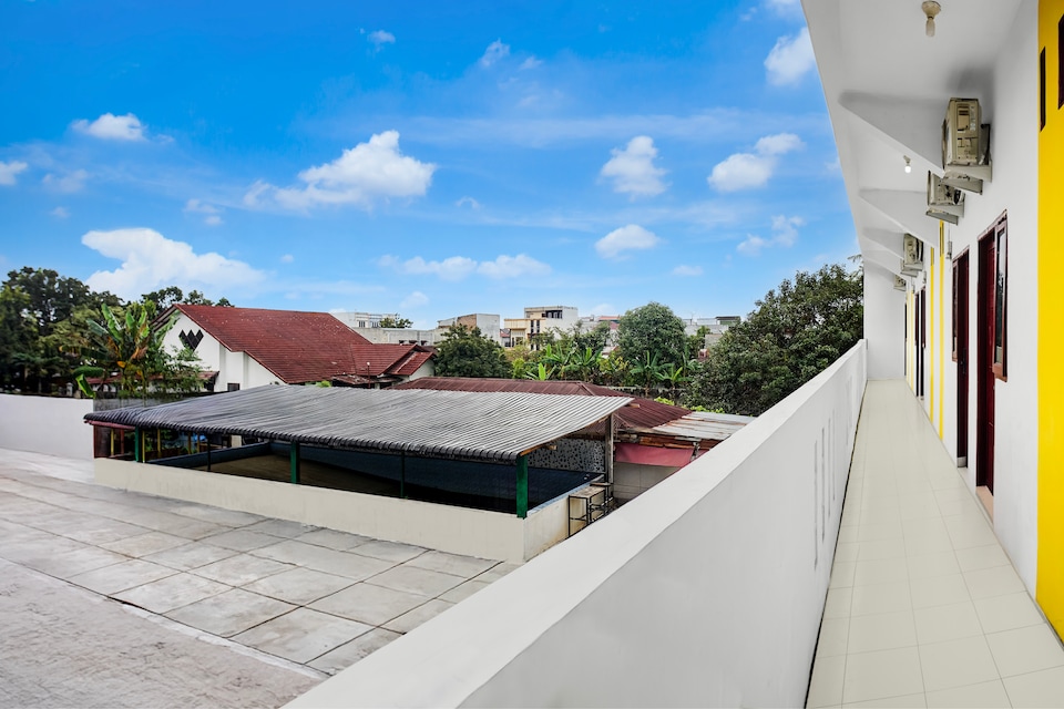 Hotel O near Ring Road City Walks formerly Graha Aisyah, Medan, Medan