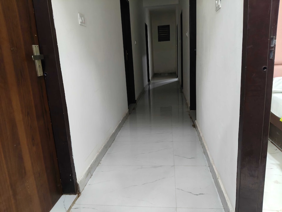 Hotel O SHREE KRISHNA HOTEL , Corporate Complex, Agra