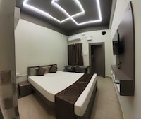 Hotel O Ethnic Food & Lodging