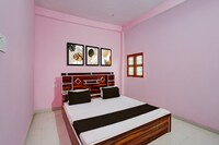 Hotel O Royal Star Hotel & Restaurant