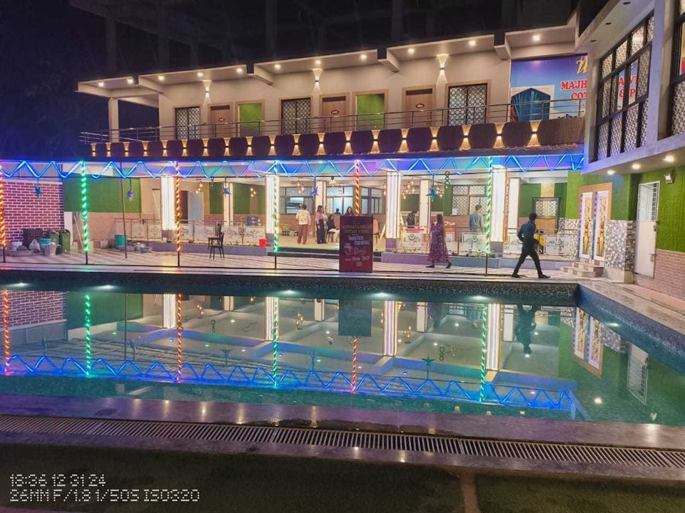 SPOT ON Majhdariya Village Cottage, Shibnibash, Shibnibash