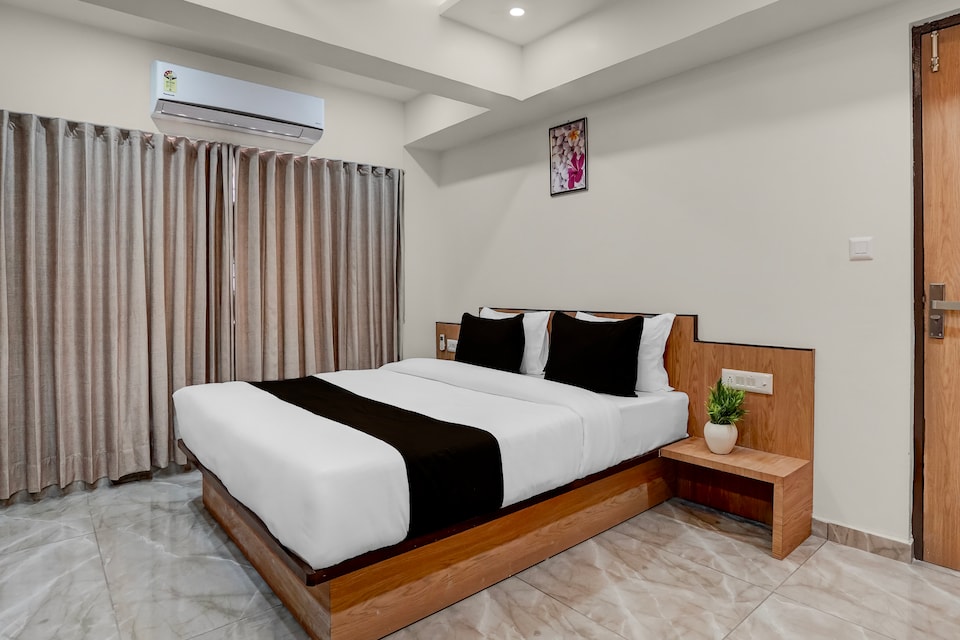 Collection O Hotel Orange Tree, Navrangpura Ahmedabad, Ahmedabad