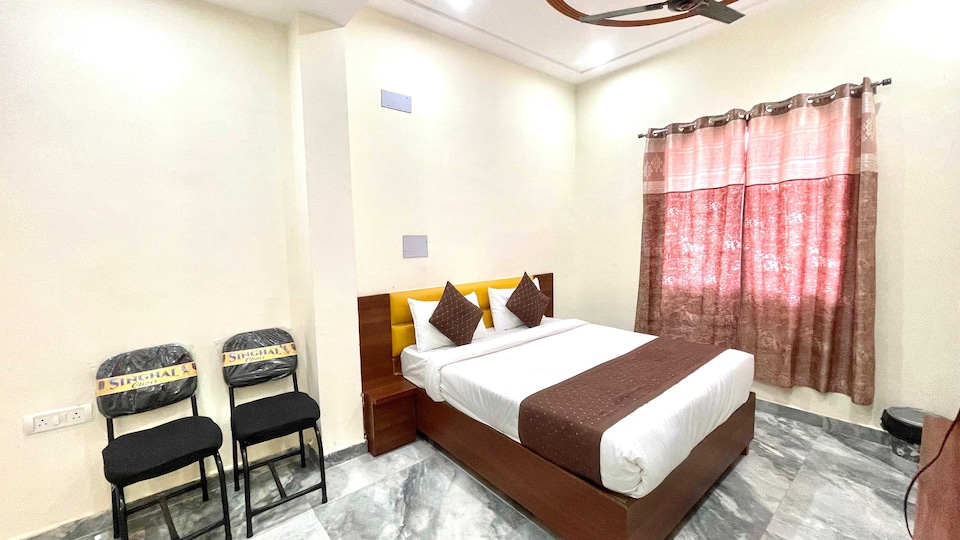 Hotel O Shiv Shankar , Corporate Complex, Agra
