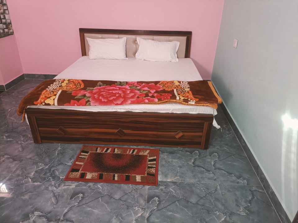 Hotel O Royal Prayag, Railway Station Allahabad, Prayagraj
