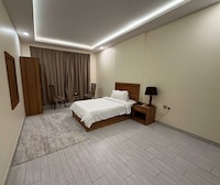 Sunday Grand Al Khobar Hotel Formerly Holiday Al Khaleej