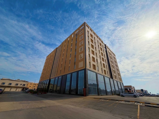 Dancenter Grand Luxury Suites Formerly Holiday Al Khaleej