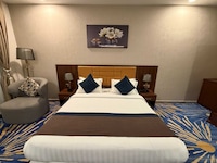 Dancenter Grand Luxury Suites Formerly Holiday Al Khaleej