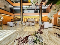 Dancenter Grand Luxury Suites Formerly Holiday Al Khaleej