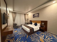 Dancenter Grand Luxury Suites Formerly Holiday Al Khaleej