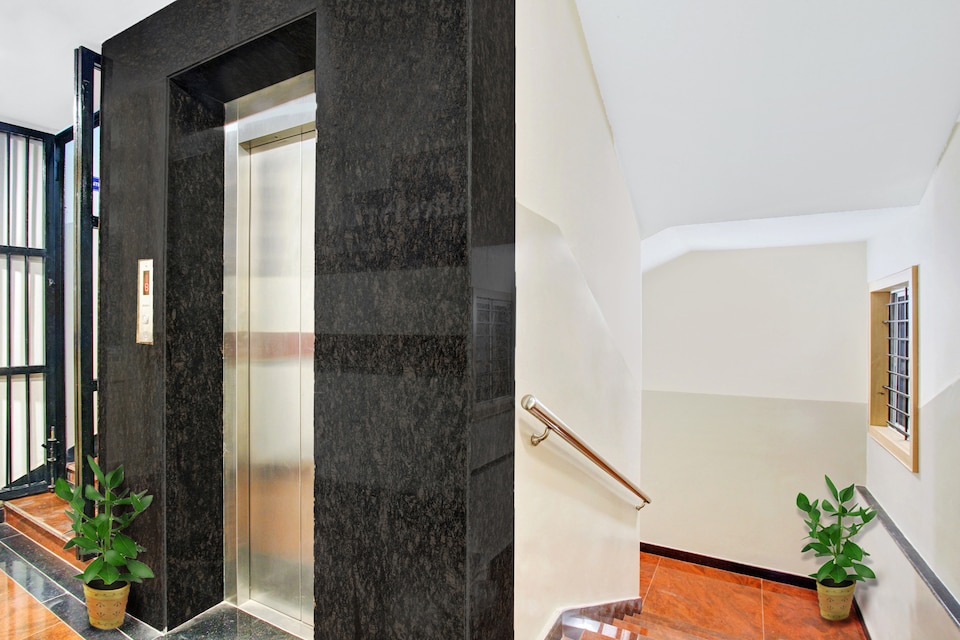 Hotel O Sri Sai Guru Comforts, Kalyan Nagar Bangalore-II, Bangalore