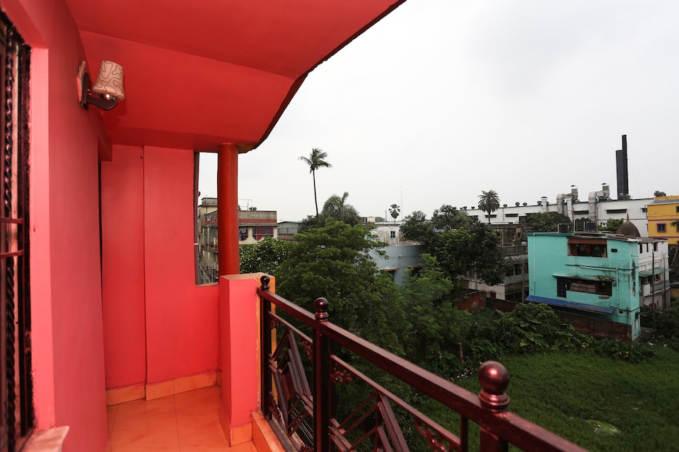 OYO Debalay Guest House Near Dakshineswar Kali Temple, VIP Road Kolkata, Kolkata