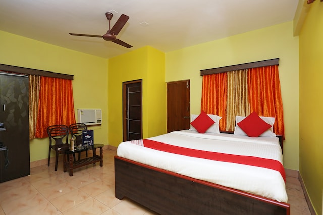 OYO Debalay Guest House Near Dakshineswar Kali Temple