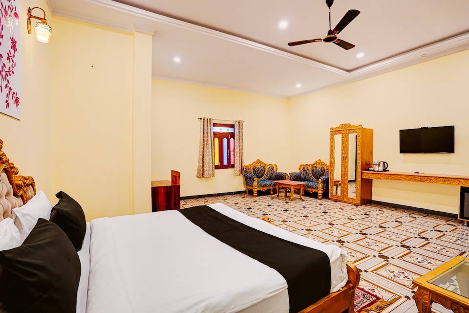Super OYO Palette Hotel and Resort LBS International Airport Formerly Banaras Kila, Cantonment, Varanasi