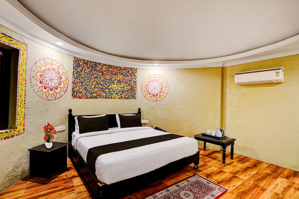 Super OYO Palette Hotel and Resort LBS International Airport Formerly Banaras Kila, Cantonment, Varanasi