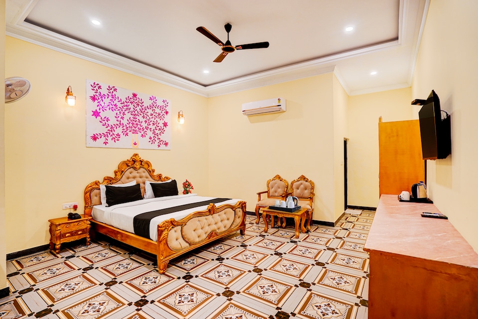 Super OYO Palette Hotel and Resort LBS International Airport Formerly Banaras Kila, Cantonment, Varanasi