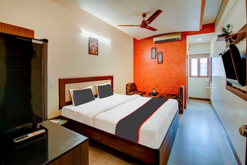 Townhouse Dange Chowk Bus Terminal, Shivaji Nagar  Pune, Pune