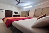 Hotel O Kurnool Railway Station Road