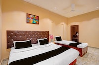 SPOT ON The Gilded Petals