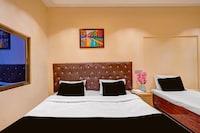 SPOT ON The Gilded Petals