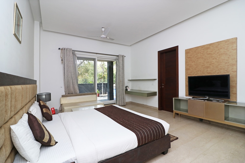 OYO 13575 Green Vogue, HUDA CENTRE 1, गुड़गांव