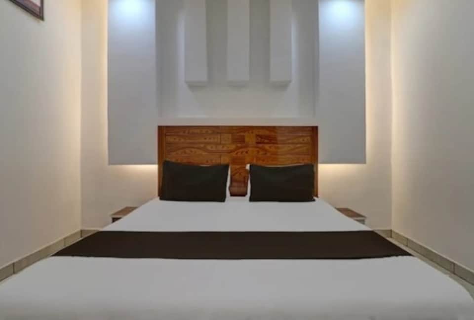 OYO 842418 Rudrax Hotel, Narnaul City, Narnaul