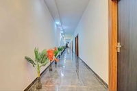 OYO 842418 Rudrax Hotel